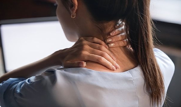 Boyun Ağrısı Ciddi Hastalıkların Sinyali Olabilir!