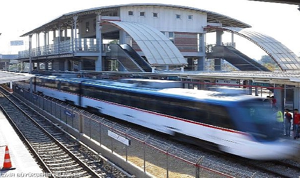 İzmirli İstedi Büyükşehir Yapıyor