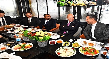 Sokak emekçilerinden Başkan Soyer’e tam destek