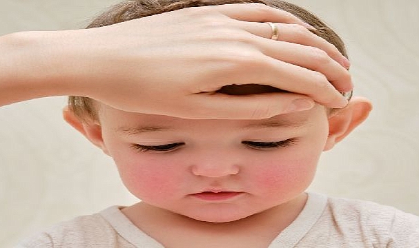 Çocuklarda Yüksek Ateşte Kaçınmanız Gereken 7 Önemli Hata!