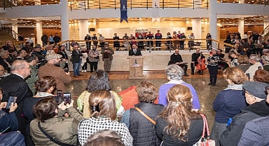 “İnsan Dünyadır” sergisi İzmirlilerle buluştu