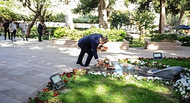 İlk ziyaret Zübeyde Ana’ya