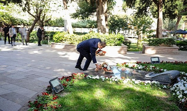 İlk ziyaret Zübeyde Ana’ya