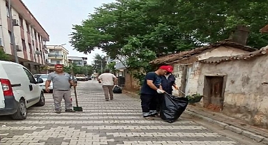 Menderes Belediyesi’nde Yol Temizliği