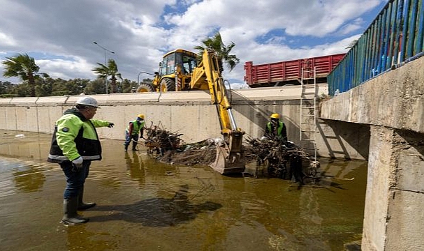 İZSU’dan kış öncesi temizlik ve altyapı hamlesi