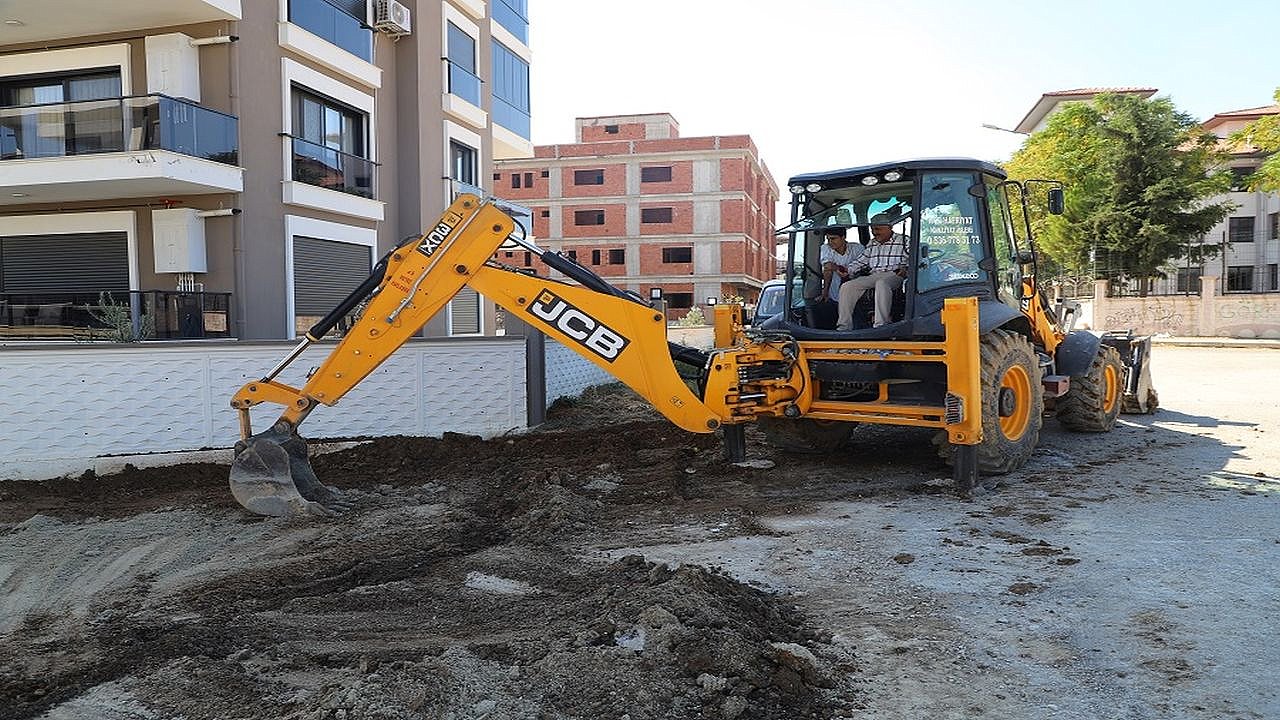 Menderes’te Yollar Yenileniyor