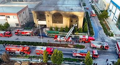 Fabrika yangını kısa sürede kontrol altına alındı