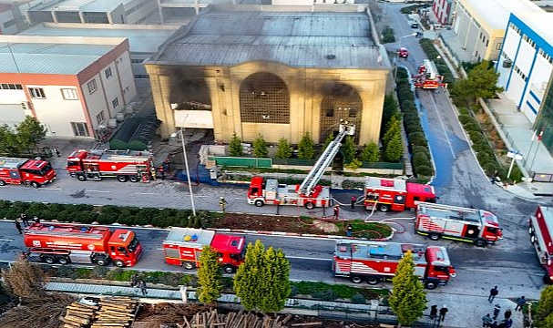 Fabrika yangını kısa sürede kontrol altına alındı