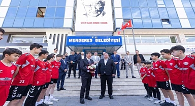 Başkan Tugay'dan Menderes'e teşekkür turu